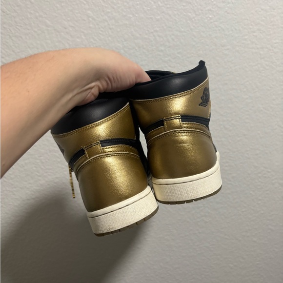 Jordan retro 1 high black and gold - Picture 8 of 9